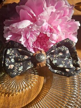 Hand Crafted Dog Collar Bow Tie Blacl Floral Metal Star Button NEW